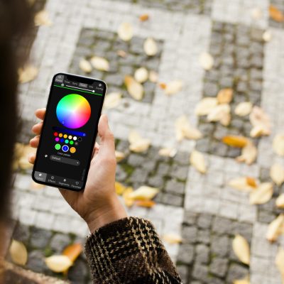 walking-with-iphone-x